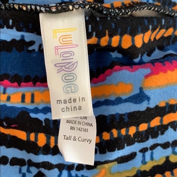 LuLaRoe Tall & Curvy Leggings - Picture 2 of 2